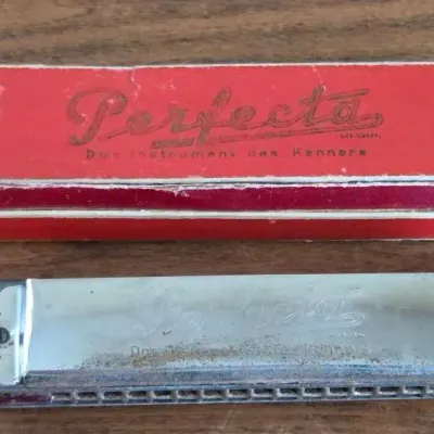 Vintage Perfecta Harmonica 