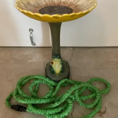 Outdoor Resin Birdbath & Extendable Hose