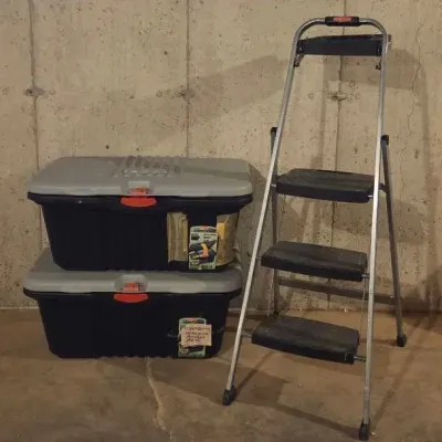 (2) 20 Gallon Rubbermaid Totes and Step Ladder