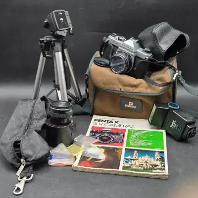 Vintage Pentax K1000 Camera & Tripod