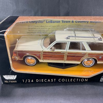 -114- MOTOR MAX | 1:24 Scale | 1979 Chrysler LeBaron Town & Country Wagon