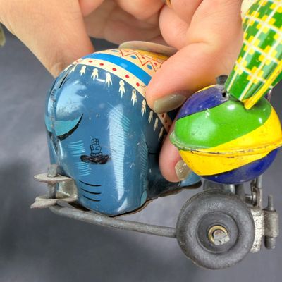 127 | VINTAGE | Elephant Led Parade | TPS