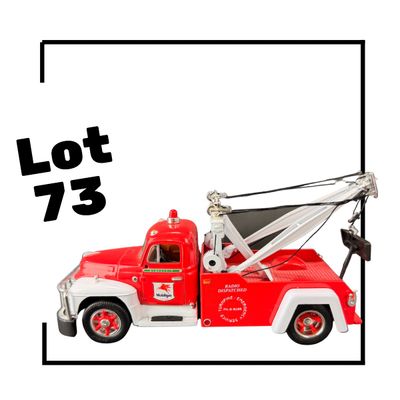 73 | VINTAGE | 1955 Diamond-T Tow Truck | Mobil