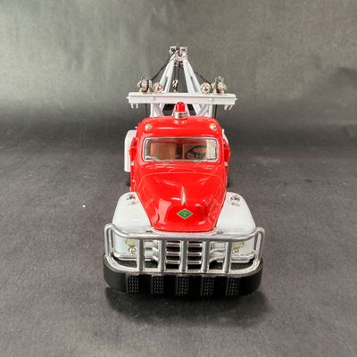 73 | VINTAGE | 1955 Diamond-T Tow Truck | Mobil