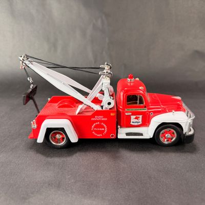 73 | VINTAGE | 1955 Diamond-T Tow Truck | Mobil
