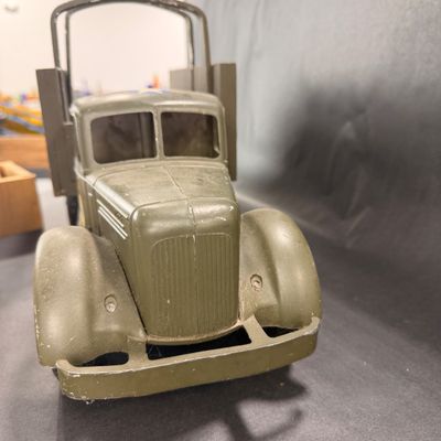 134 | VINTAGE | Smith Miller | Mack | US Army Supply Truck