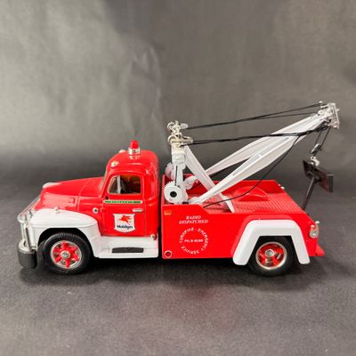 73 | VINTAGE | 1955 Diamond-T Tow Truck | Mobil