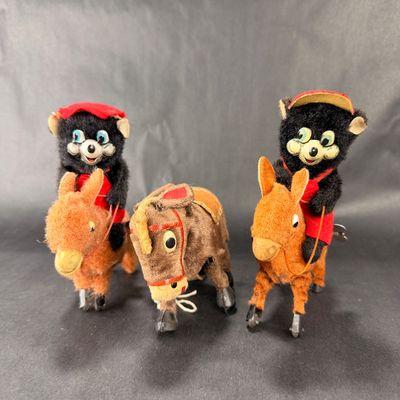 81 | VINTAGE | Trio of Donkeys | Bear Riders