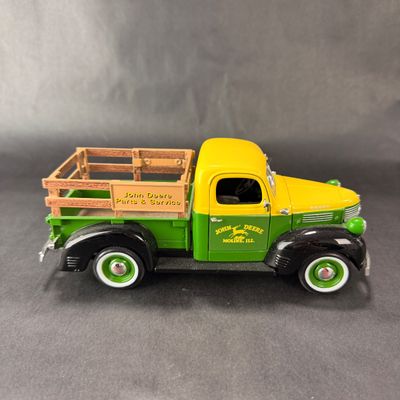 77 | VINTAGE | 1947 Dodge Pickup Truck | John Deere