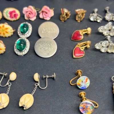 Lot of Earrings