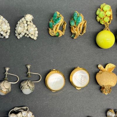 Lot of Earrings