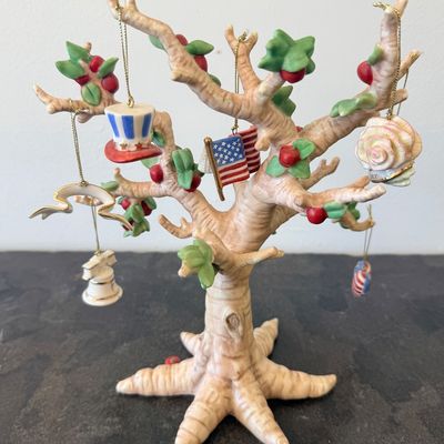 Lenox fine ivory porcelain "Tree of Independence" display tree