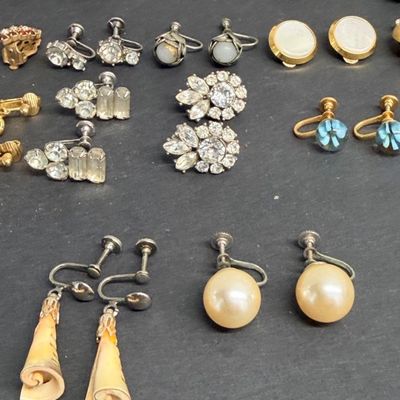 Lot of Earrings
