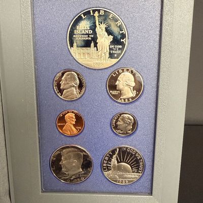 1986 United States Liberty Prestige Proof Coin Set with Silver Dollar