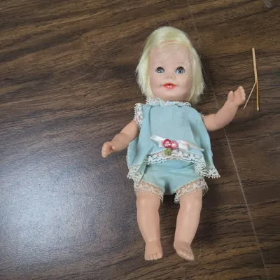 Vintage 1960s Suzy Cute Doll 
