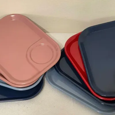 Set Of 8 Rubbermaid Microwave Trays