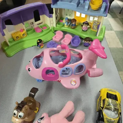 Little People House & Airplane
