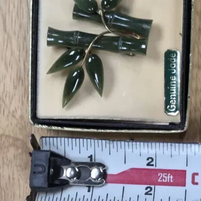 Vintage Jade Green Bamboo Brooch Pin Gold Tone Leaves