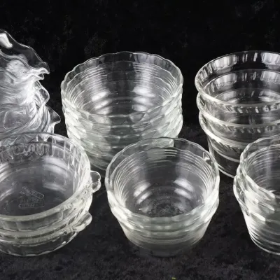 Pyrex Clear Glass Mixing & Serving Bowls with 5 Small Ribbed Dessert Bowls