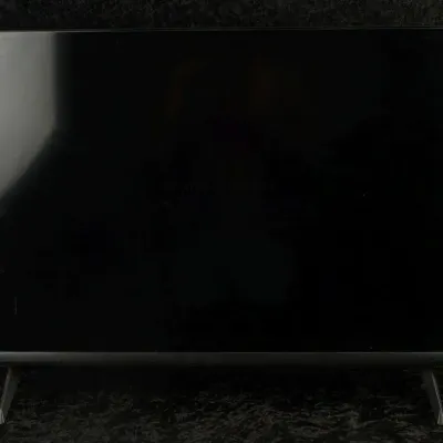 Vizio 32" LED HDTV D32FM-K01 Flat Screen Television with Stand