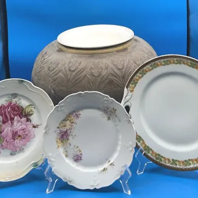 BY207 Decorative Ceramic Vessel and Vintage Porcelain Plates