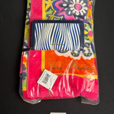 BY249 Vera Bradley Accordion Wallet And Beach Towel 