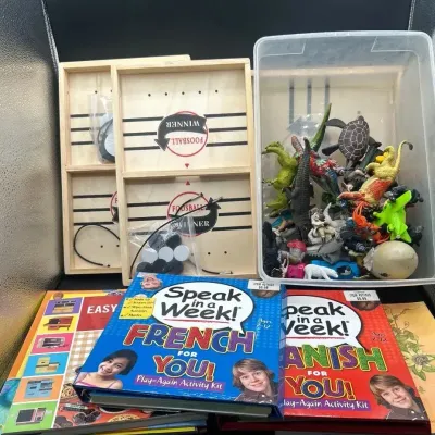 BY216 Children’s Toys, Games And Books