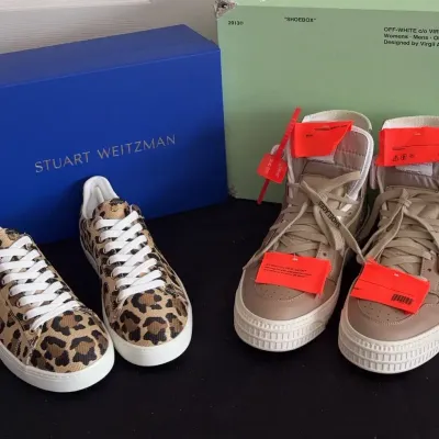 BY212 Off-White & Stuart Whitman