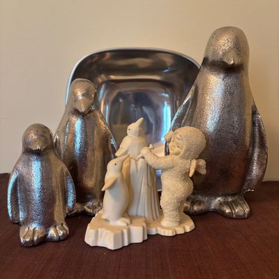 LOT 85: Vintage Silvertone Penguins (3), Silvertone Bowl (8") & Dept 56 Snowbabies I'm Making an Ice Sculpture"