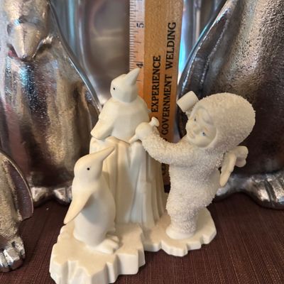 LOT 85: Vintage Silvertone Penguins (3), Silvertone Bowl (8") & Dept 56 Snowbabies I'm Making an Ice Sculpture"