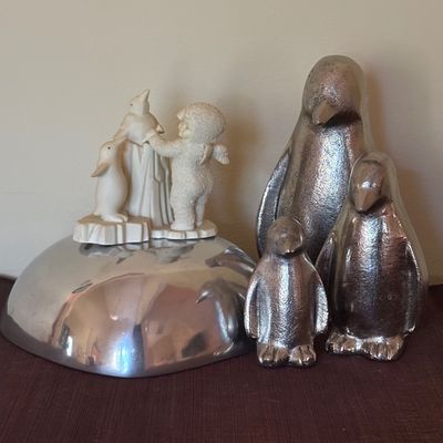 LOT 85: Vintage Silvertone Penguins (3), Silvertone Bowl (8") & Dept 56 Snowbabies I'm Making an Ice Sculpture"