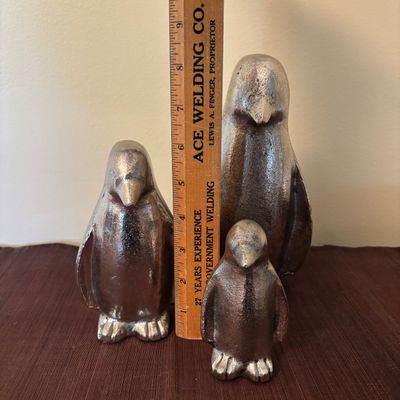 LOT 85: Vintage Silvertone Penguins (3), Silvertone Bowl (8") & Dept 56 Snowbabies I'm Making an Ice Sculpture"