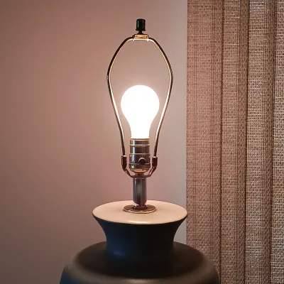 LOT 66L: Vintage 3ft Ceramic Table Lamp