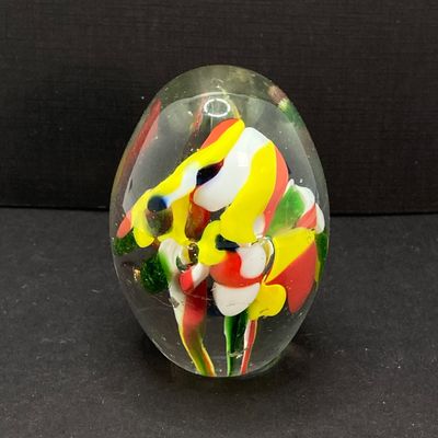 LOT 71: Pair of Art Glass Birds with Colorful Egg / Oval Shaped Paperweight