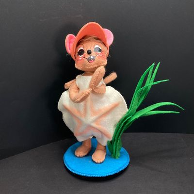 LOT 67: Annalee Dolls - The Wizard Owl Magic Spell, Patriotic Mouse, July Fourth and Wannabe a Sand Dollar