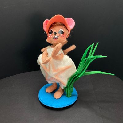 LOT 67: Annalee Dolls - The Wizard Owl Magic Spell, Patriotic Mouse, July Fourth and Wannabe a Sand Dollar