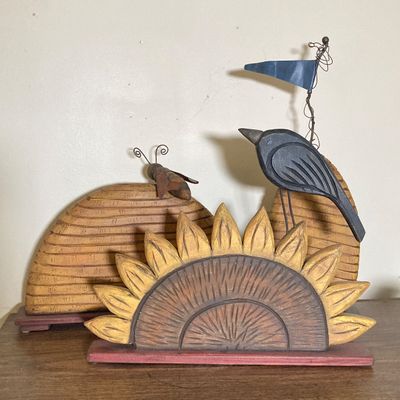 LOT 56: Primative Collection - Bees - B Huffman Studio 2017, Americana, Schramberg Handemalt Vase and More