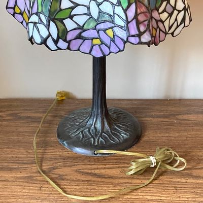 LOT 55: Tiffany Style Lamp