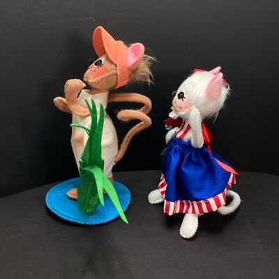 LOT 67: Annalee Dolls - The Wizard Owl Magic Spell, Patriotic Mouse, July Fourth and Wannabe a Sand Dollar