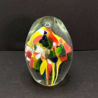 LOT 71: Pair of Art Glass Birds with Colorful Egg / Oval Shaped Paperweight
