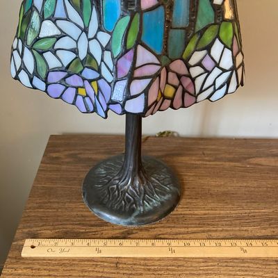LOT 55: Tiffany Style Lamp