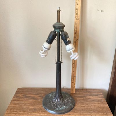 LOT 55: Tiffany Style Lamp