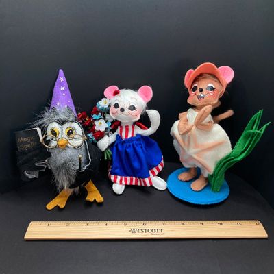 LOT 67: Annalee Dolls - The Wizard Owl Magic Spell, Patriotic Mouse, July Fourth and Wannabe a Sand Dollar