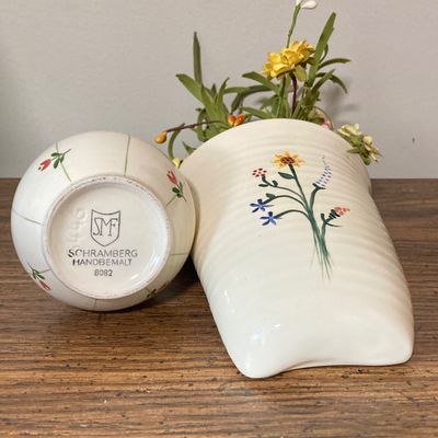 LOT 56: Primative Collection - Bees - B Huffman Studio 2017, Americana, Schramberg Handemalt Vase and More