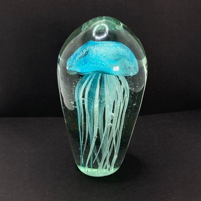 LOT 70: Gorgeous Art Glass - Jelly Fish Paperweight (Hand Made Fabrique a La Main) and Sea Turtle Figurine