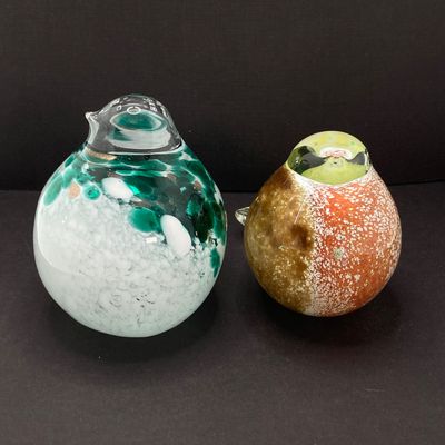 LOT 71: Pair of Art Glass Birds with Colorful Egg / Oval Shaped Paperweight