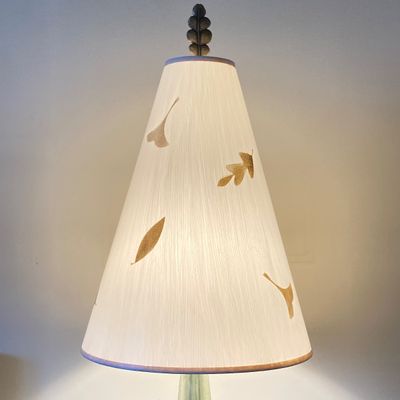 LOT 57: MCM Table Lamp with Decorative Leaf Lamp Shade with Pair of Carved Framed Leaf Wall Hangings (Beech and Maple)