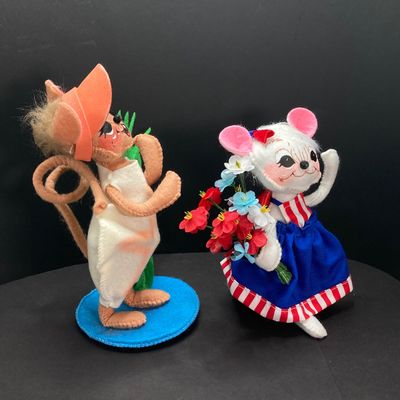 LOT 67: Annalee Dolls - The Wizard Owl Magic Spell, Patriotic Mouse, July Fourth and Wannabe a Sand Dollar