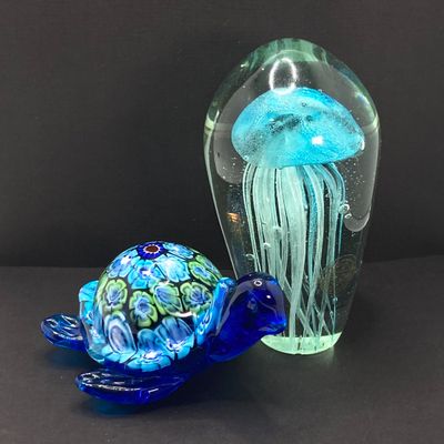 LOT 70: Gorgeous Art Glass - Jelly Fish Paperweight (Hand Made Fabrique a La Main) and Sea Turtle Figurine