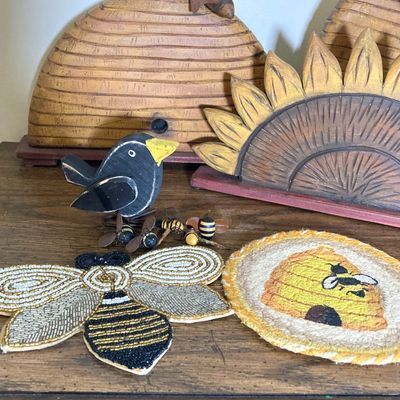 LOT 56: Primative Collection - Bees - B Huffman Studio 2017, Americana, Schramberg Handemalt Vase and More